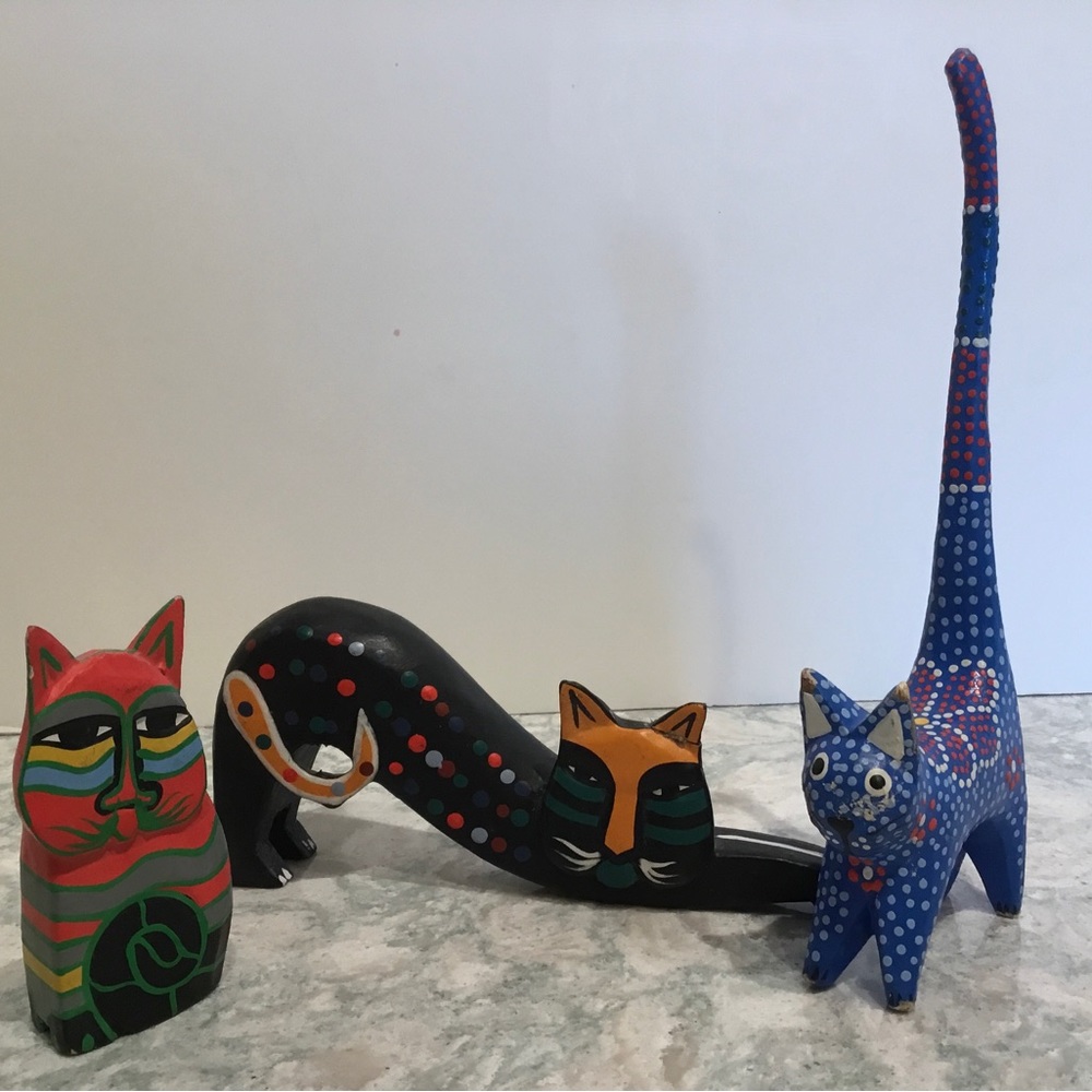 THREE LITTLE KITTENS ALEBRIJE  HAND-PAINTED OAXACAN WOOD CARVING OAXACA, MEXICO